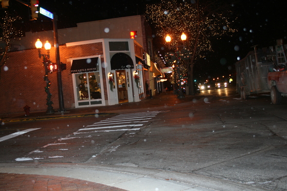 Downtown_Saline_in_snow 12-1-10.JPG